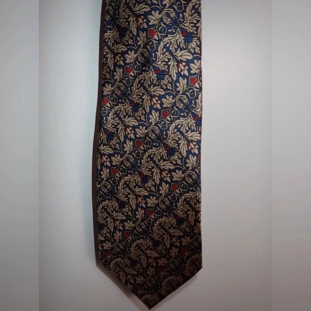 Smithsonian Institute 100% Silk Tie